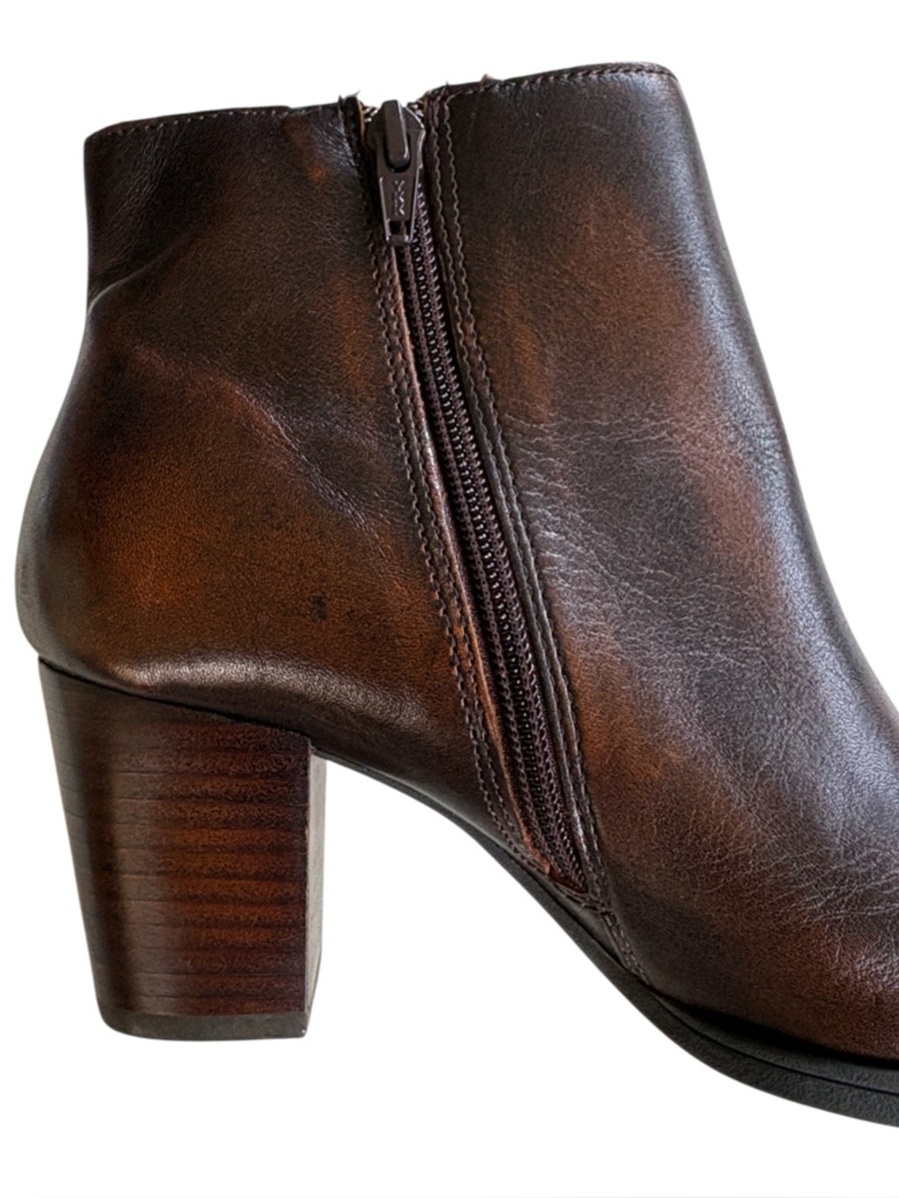 EUC Born Leather Heeled Ankle Boots Brown Size 7 - Picture 3 of 7